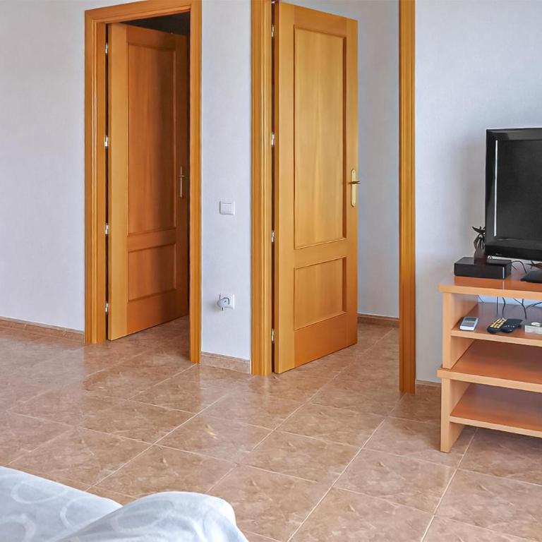 Amazing Apartment In Oropesa Del Mar - Apartamento - 3