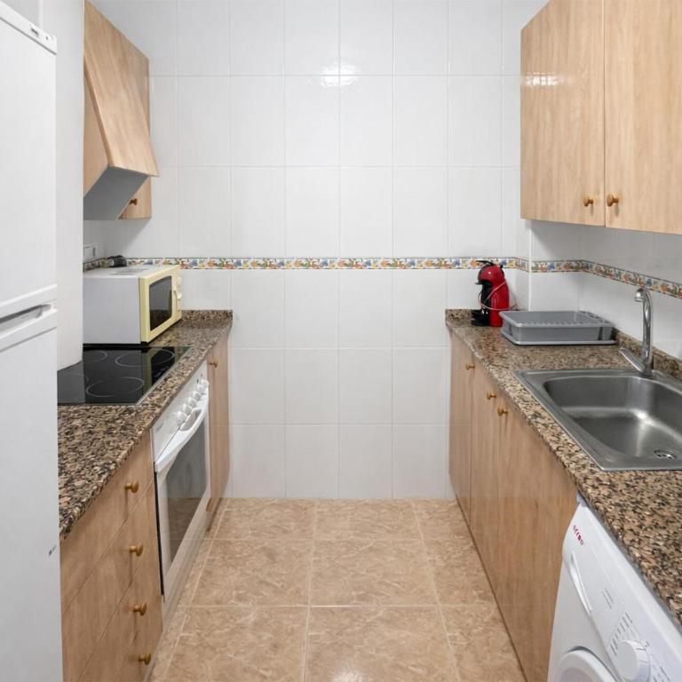 Amazing Apartment In Oropesa Del Mar - Apartamento - 4