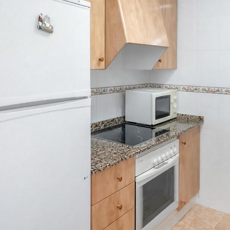 Amazing Apartment In Oropesa Del Mar - Apartamento - 5