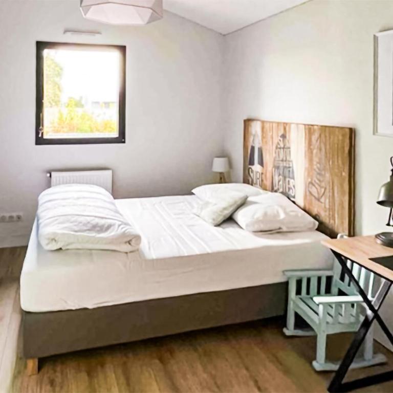 Superbe Maison Avec Piscine - Four-Bedroom House - 7