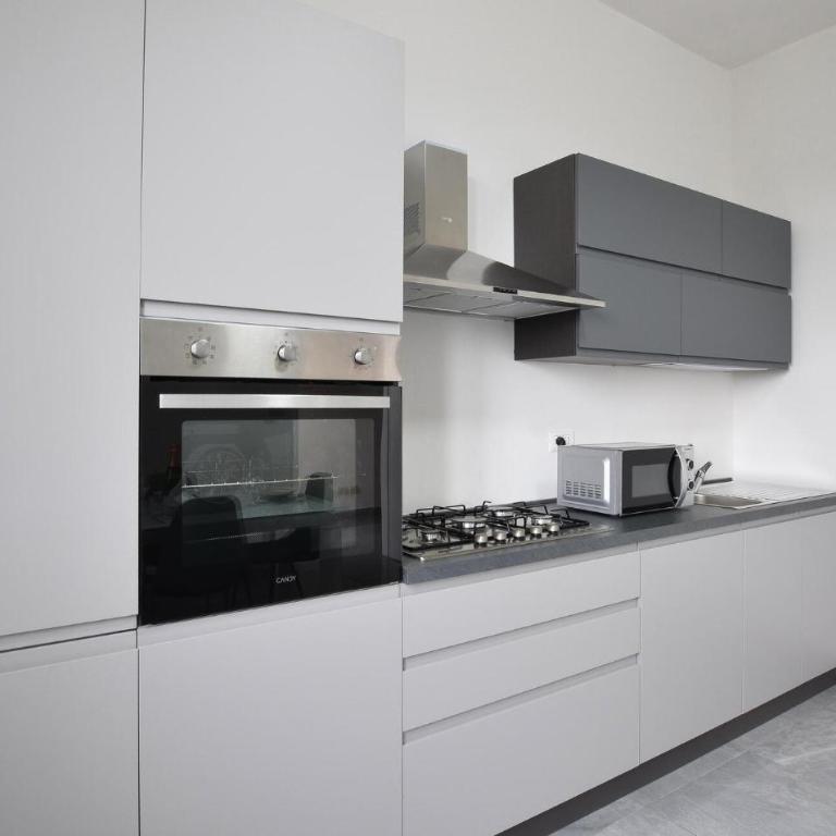 2 Bedroom Beautiful Apartment In Albenga - Two-Bedroom Apartment with Balcony - 9