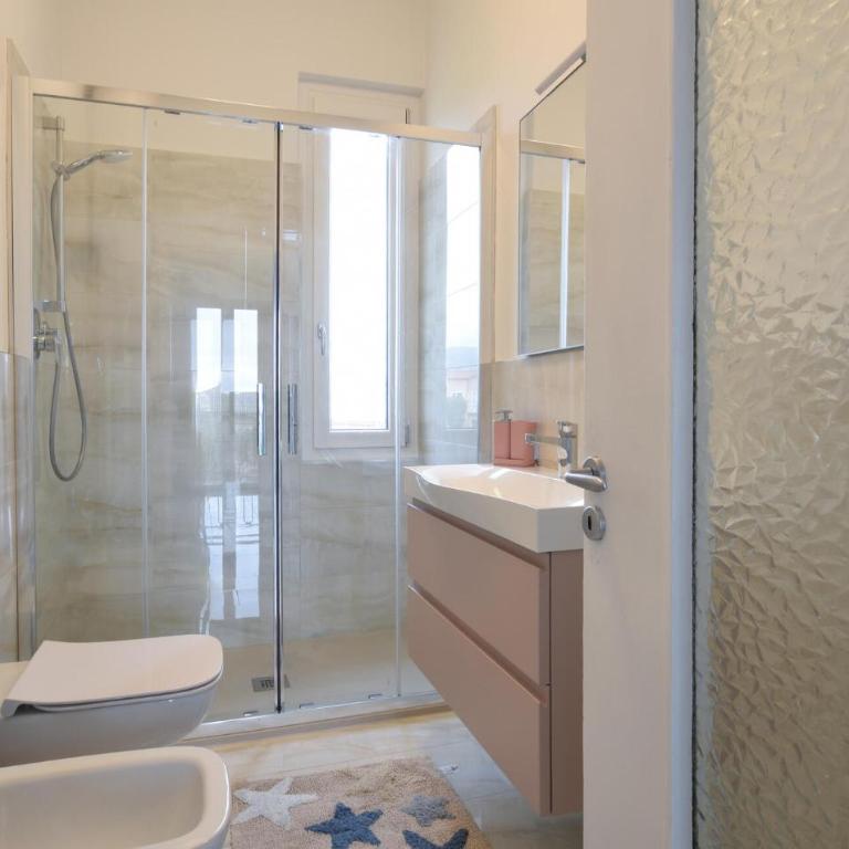 2 Bedroom Beautiful Apartment In Albenga - Two-Bedroom Apartment with Balcony - 15