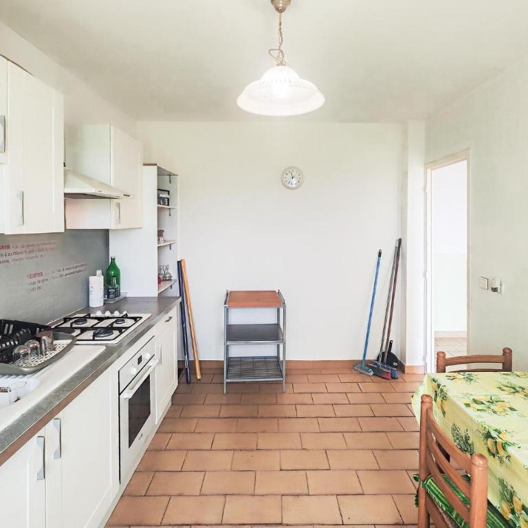 Appartement Proche Plage - Two-Bedroom Apartment - 5