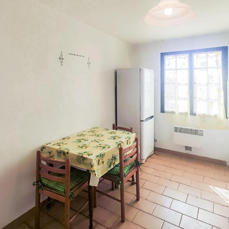 Appartement Proche Plage - Two-Bedroom Apartment - 8