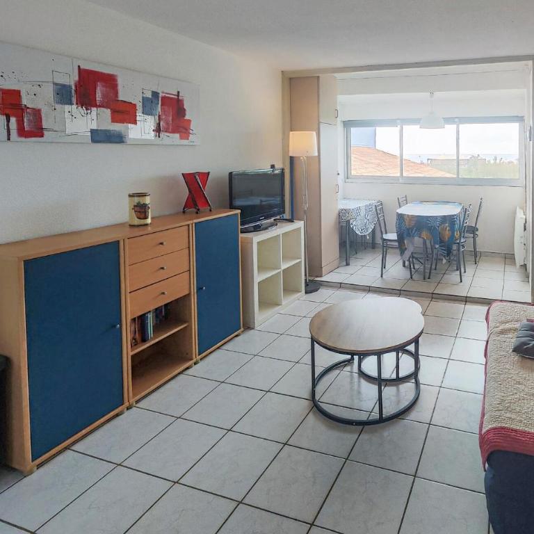 Appt Face A La Mer - One-Bedroom Apartment with Sea View - 1