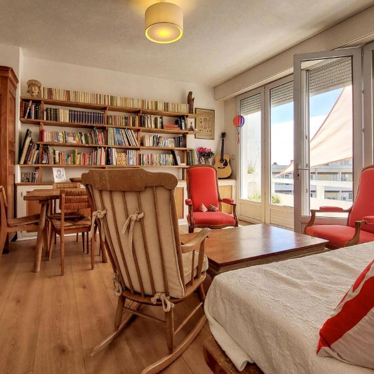 Appartement Proche Plage - Appartement 2 Chambres avec Balcon - 1