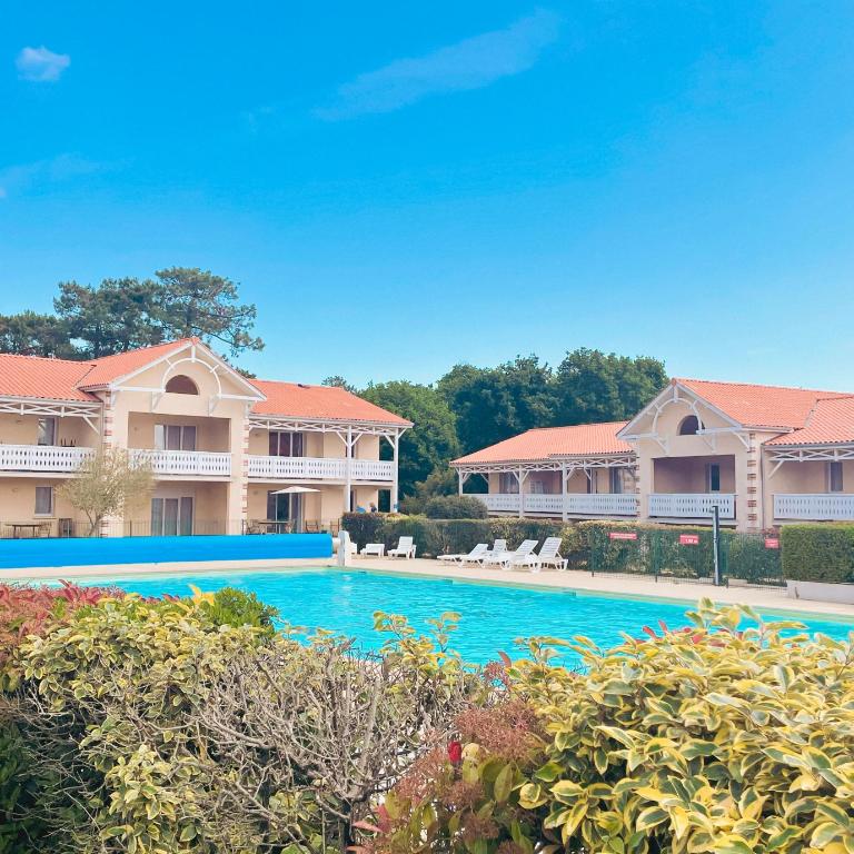 Appartement PMR 2 chambres Résidence 3 étoiles avec piscine et sauna - Two-Bedroom Apartment - 2
