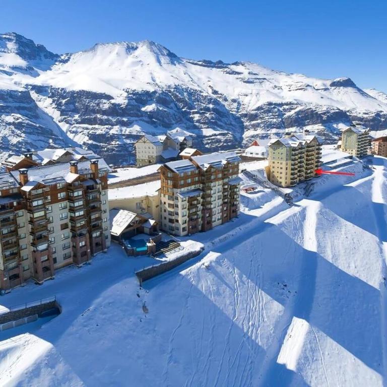 Newly Remodeled Ski IN OUT - Three-Bedroom Apartment - 51