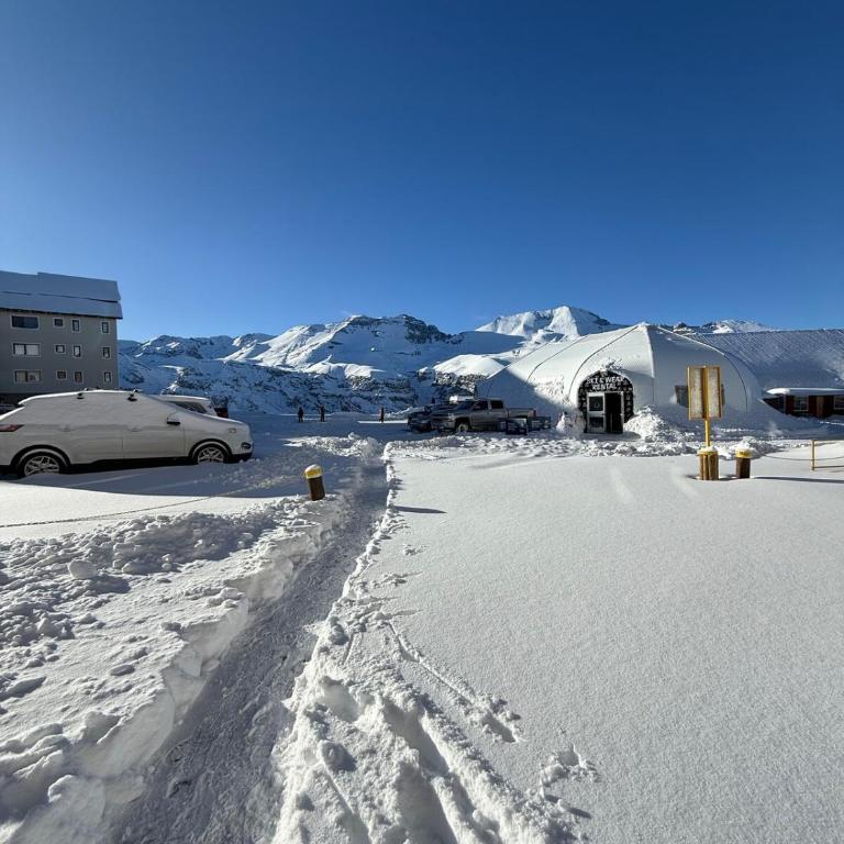 Newly Remodeled Ski IN OUT - Three-Bedroom Apartment - 59