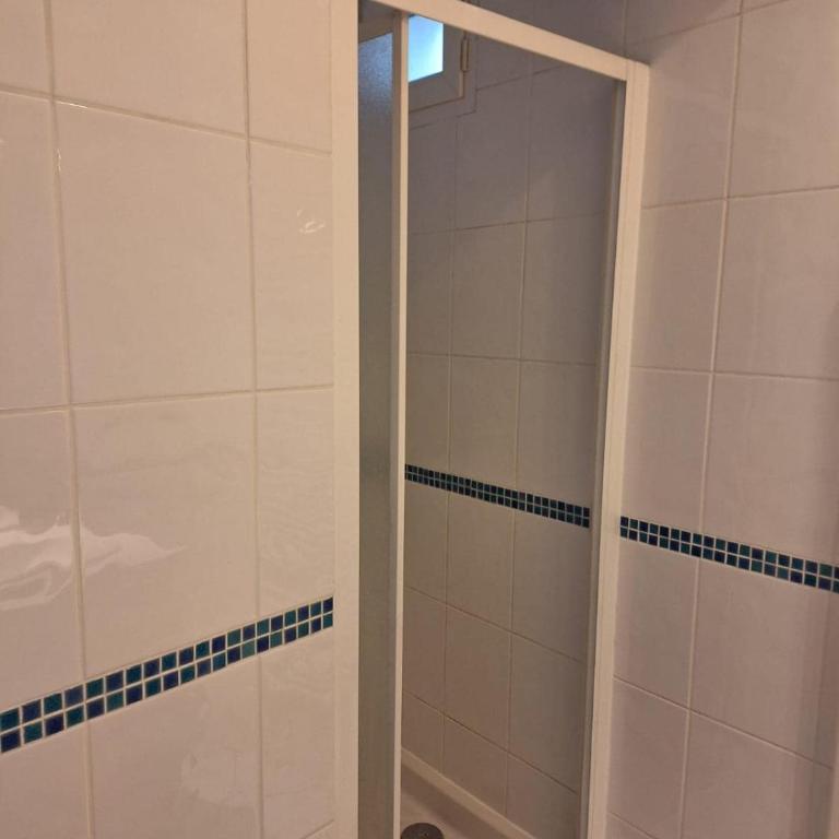 Spacious, 2 Rooms 3 beds, Top Floor & Parking - Apartamento de 2 dormitorios - 11
