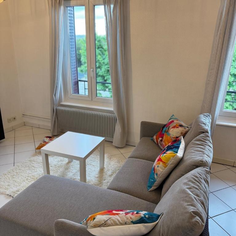 Spacious, 2 Rooms 3 beds, Top Floor & Parking - Apartamento de 2 dormitorios - 12