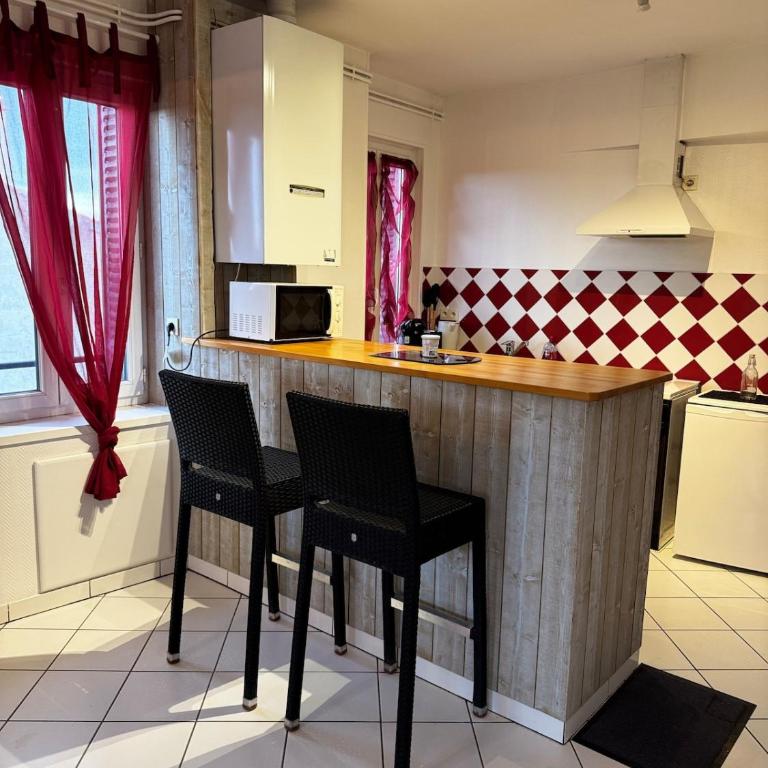 Spacious, 2 Rooms 3 beds, Top Floor & Parking - Apartamento de 2 dormitorios - 16
