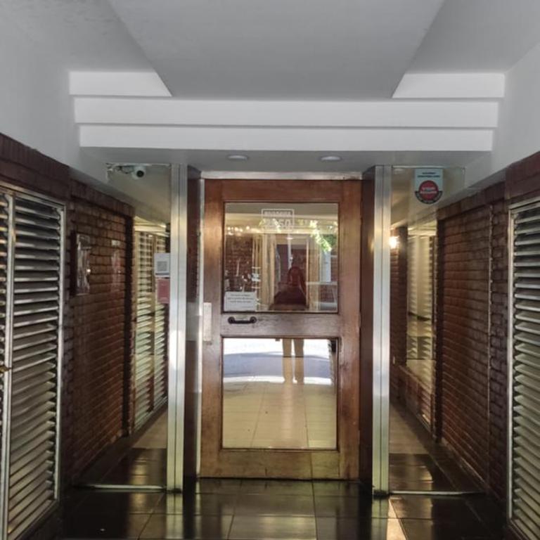 Departamento Entero en Excelente Ubicación - Apartamento de 1 dormitorio - 13
