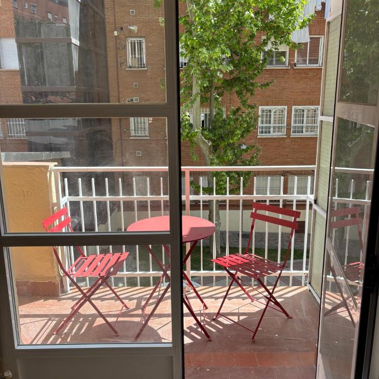 Bright 3BR Apartment with Terrace in Madrid Rio - Three-Bedroom Apartment - 12