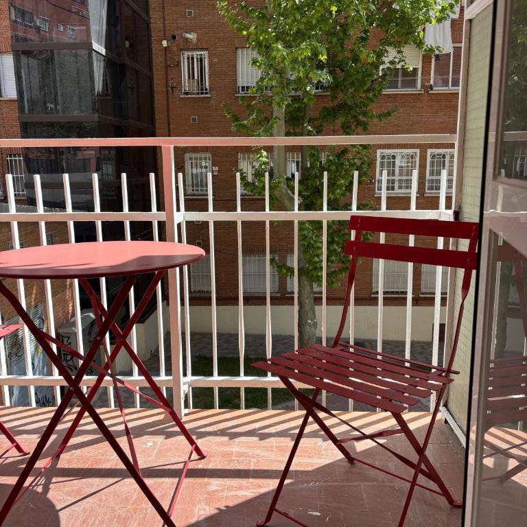 Bright 3BR Apartment with Terrace in Madrid Rio - Three-Bedroom Apartment - 14