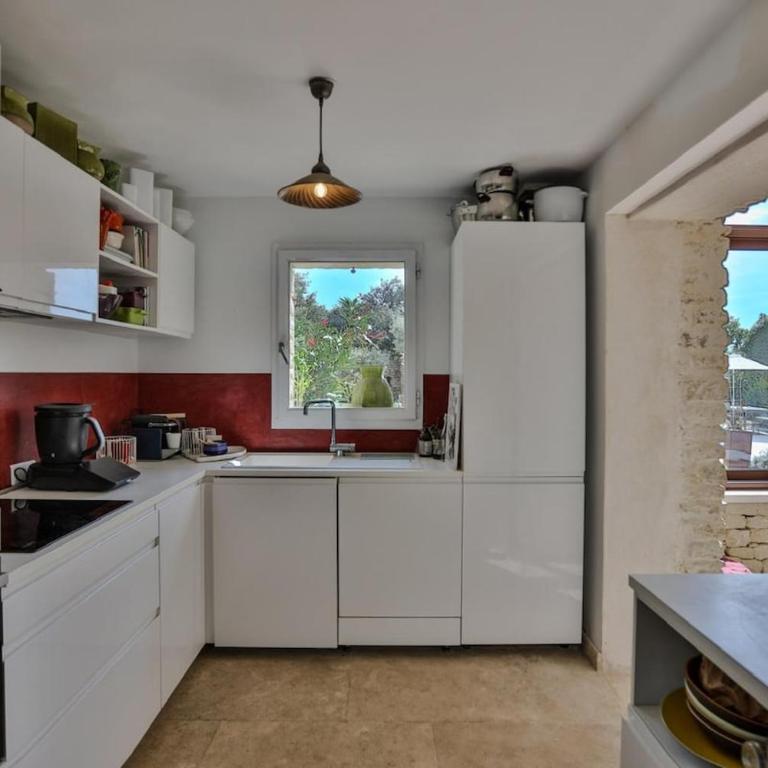 Mas provençal avec piscine à 10 minutes à pieds du village de Gordes - Villa con 3 Camere da Letto - 9
