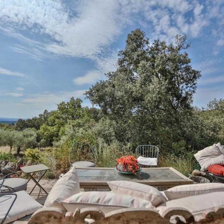 Mas provençal avec piscine à 10 minutes à pieds du village de Gordes - Villa con 3 Camere da Letto - 23