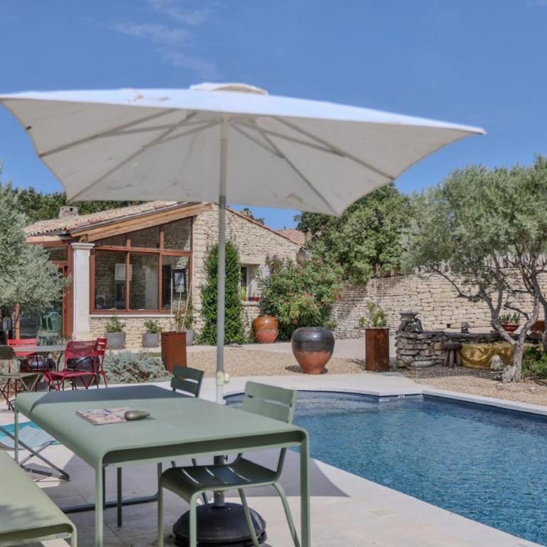 Mas provençal avec piscine à 10 minutes à pieds du village de Gordes - Villa con 3 Camere da Letto - 3