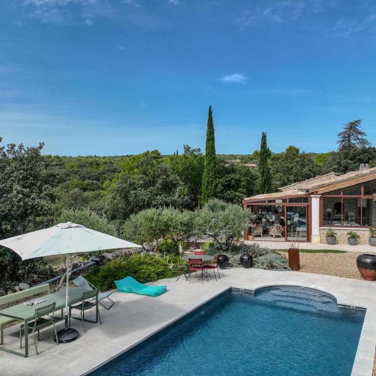 Mas provençal avec piscine à 10 minutes à pieds du village de Gordes - Villa con 3 Camere da Letto - 31