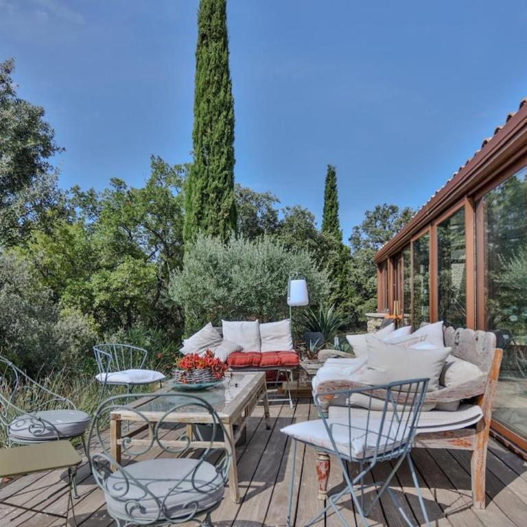 Mas provençal avec piscine à 10 minutes à pieds du village de Gordes - Villa con 3 Camere da Letto - 10