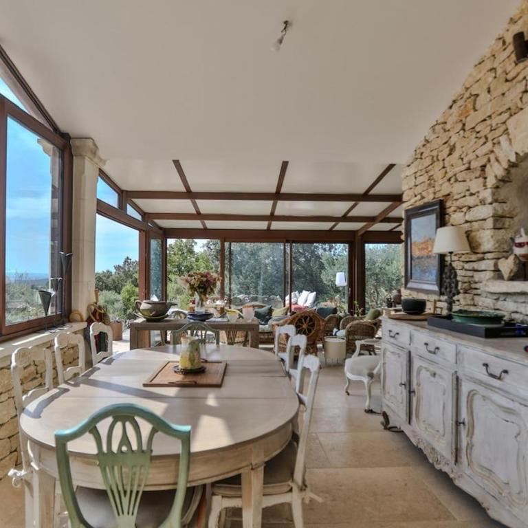 Mas provençal avec piscine à 10 minutes à pieds du village de Gordes - Villa con 3 Camere da Letto - 4