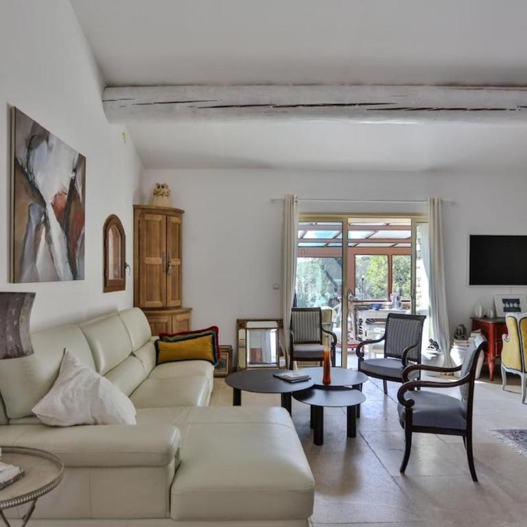 Mas provençal avec piscine à 10 minutes à pieds du village de Gordes - Villa con 3 Camere da Letto - 26