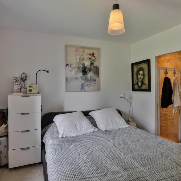 Mas provençal avec piscine à 10 minutes à pieds du village de Gordes - Villa con 3 Camere da Letto - 19