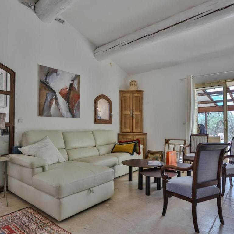 Mas provençal avec piscine à 10 minutes à pieds du village de Gordes - Villa con 3 Camere da Letto - 14