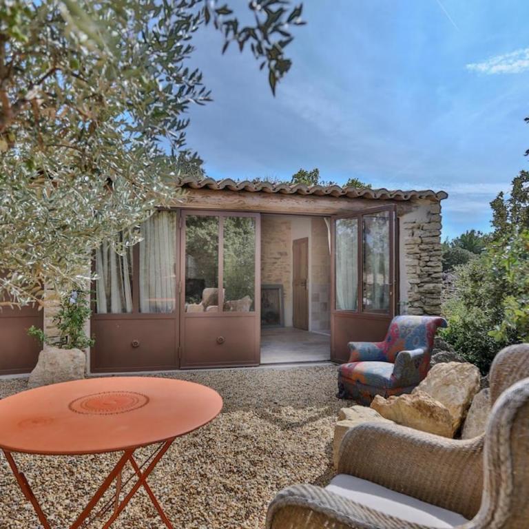 Mas provençal avec piscine à 10 minutes à pieds du village de Gordes - Villa con 3 Camere da Letto - 22