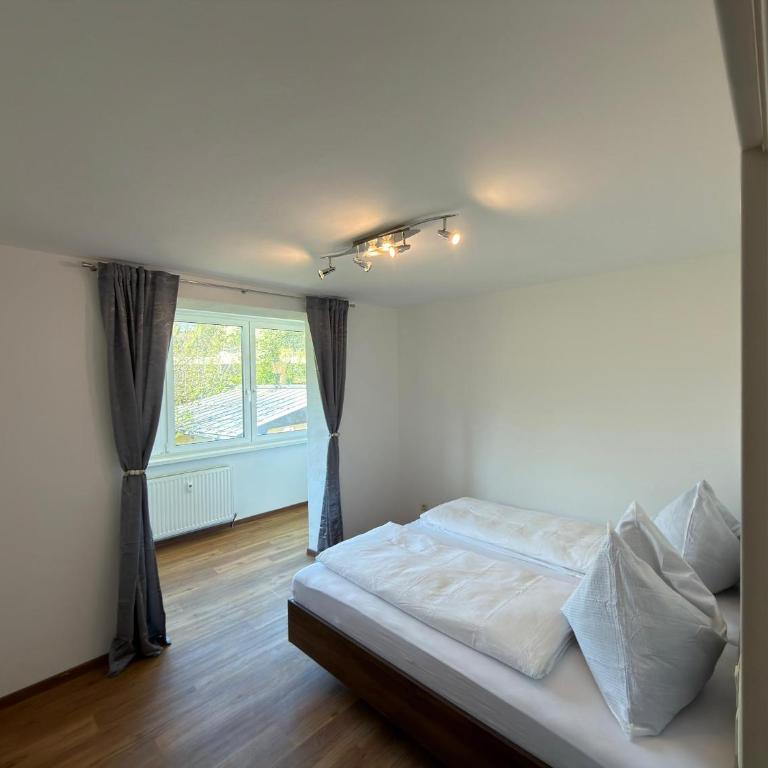 Sasha - One-Bedroom Apartment - 7