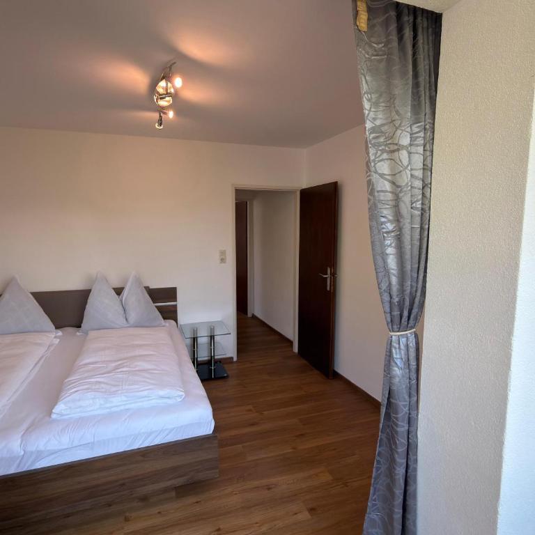 Sasha - One-Bedroom Apartment - 10