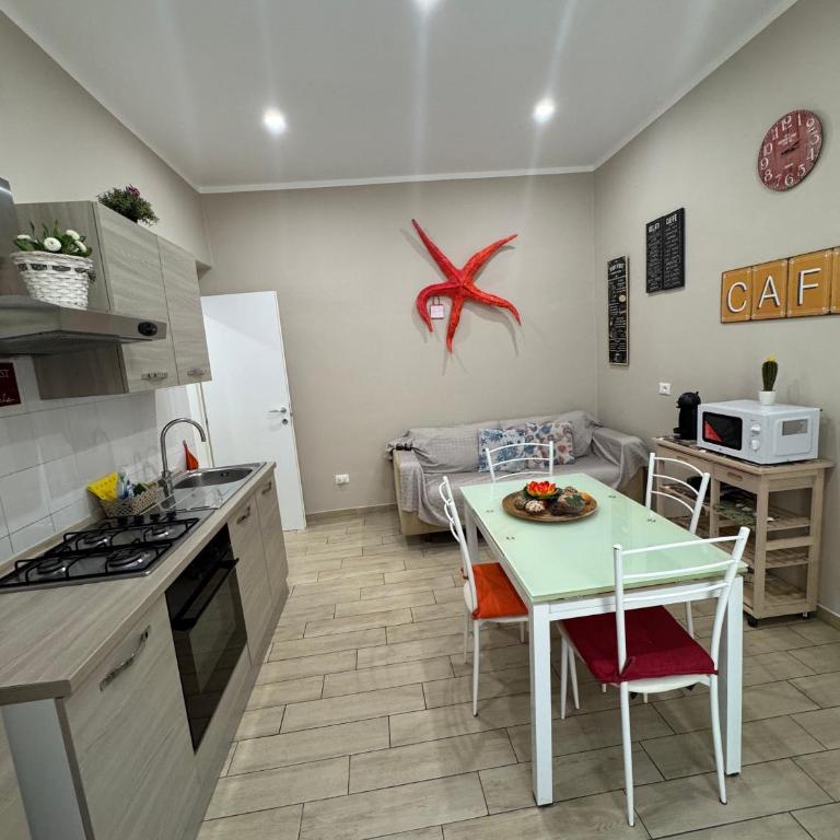 La First Ludy - Two-Bedroom Deluxe Apartment with Balcony - 23