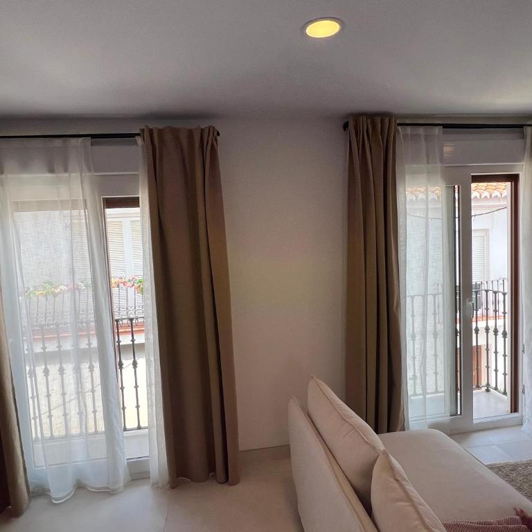 Studio Apartments in the vibrant heart of Benalmádena Pueblo - Studio with Balcony - 5
