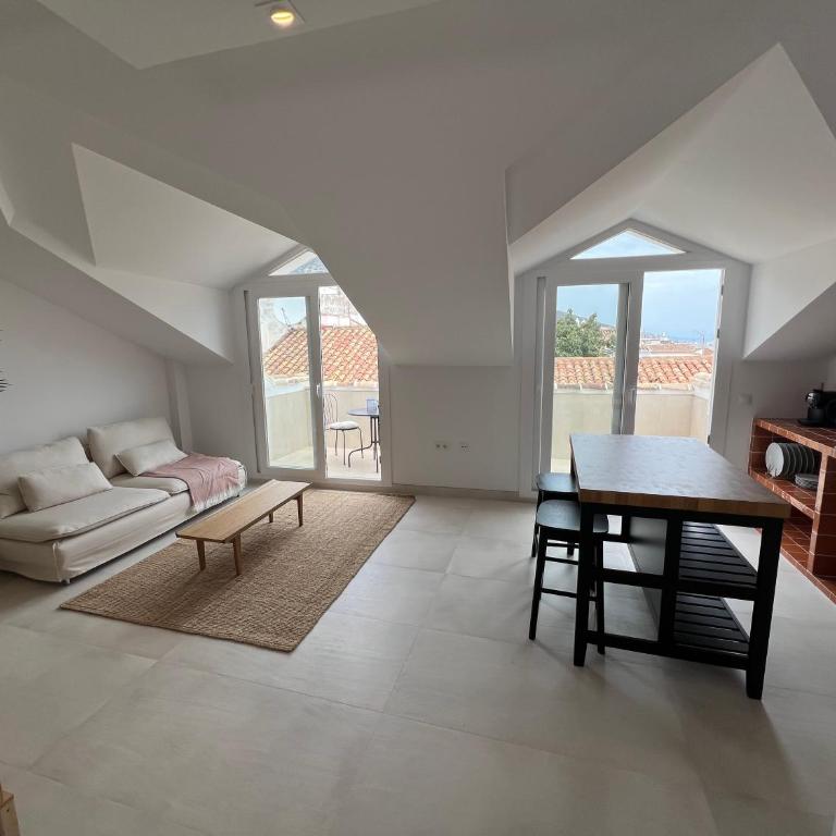 Studio Apartments in the vibrant heart of Benalmádena Pueblo - Studio with Terrace - 20