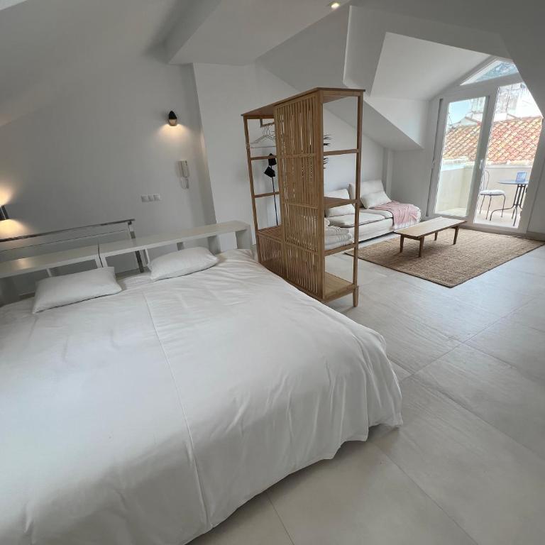 Studio Apartments in the vibrant heart of Benalmádena Pueblo - Studio with Terrace - 26
