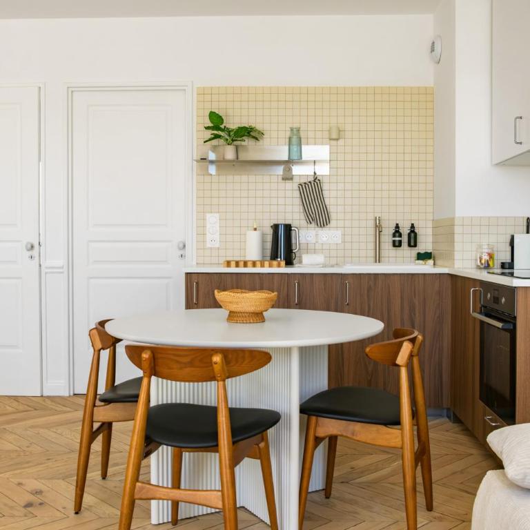 Le Grand Paris - Appartement lumineux avec balcon et parking privatif - Appartement 2 Chambres avec Terrasse - 22
