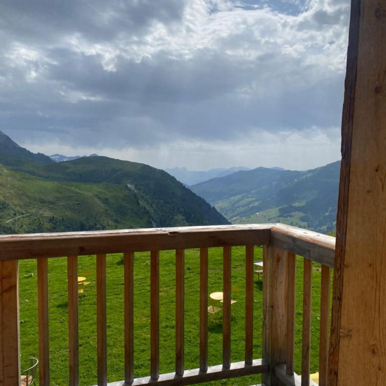 Chambres et Tables d'Hôtes Le Choton à Nono - Col du Joly Beaufortain - Chambre Double - Vue sur Montagne - 4