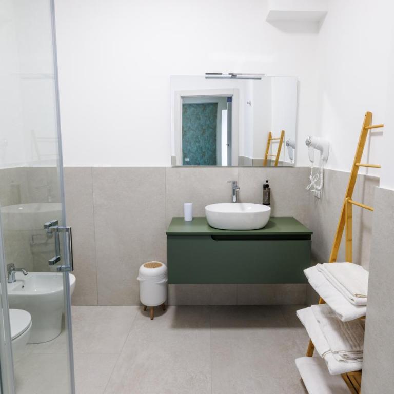 HARBOR BREEZE Trapani - Double Room with Private Bathroom - 3