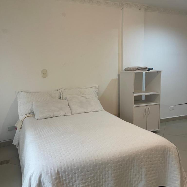 A cinco minutos de Aeropuerto - Sede 2 - Habitación Deluxe - 4