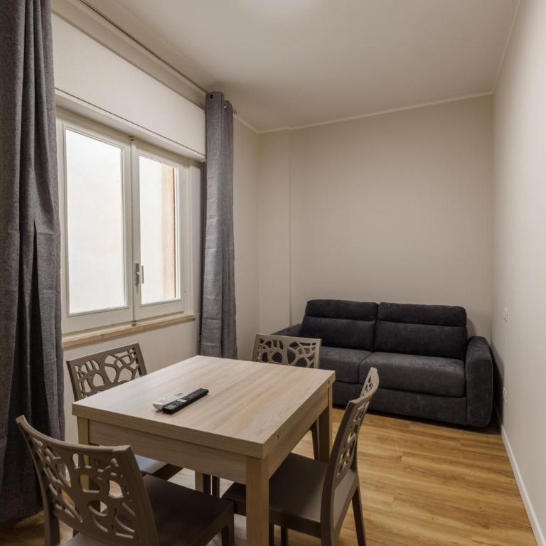 HARBOR BREEZE Trapani - Quadruple Room with Private Bathroom - 1