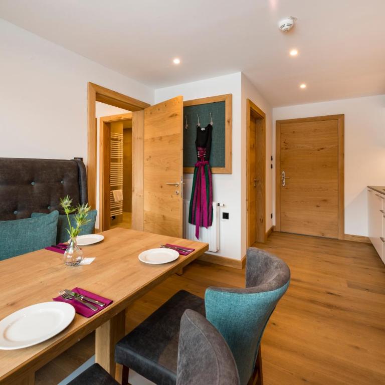 Tiroler Weinstube - Familienapartment mit Balkon - 4