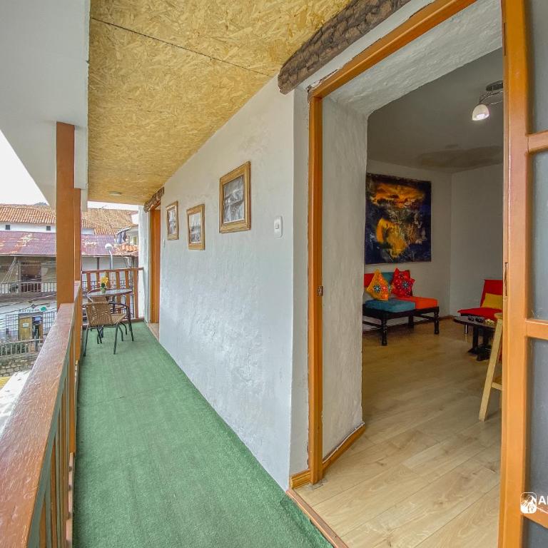 Home 6BR - 3 Min from Main Square - Six-Bedroom House - 20