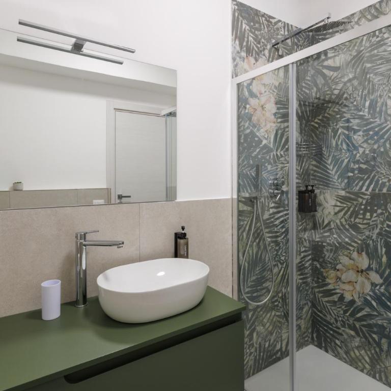 HARBOR BREEZE Trapani - Quadruple Room with Private Bathroom - 8