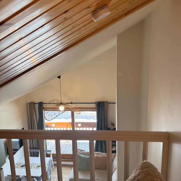3 Chambres, Duplex avec balcon et magnifique vue, 5p - Appartement 3 Chambres avec Vue sur la Montagne - 16