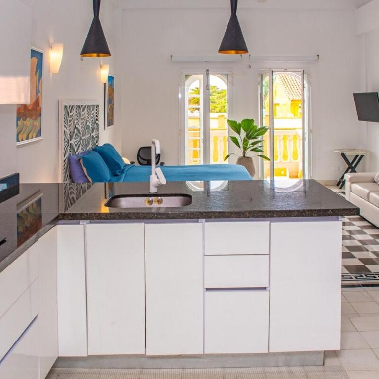 Colonial Studio with Balcony and Pool on Plaza Santo Domingo - One-Bedroom Apartment - 10