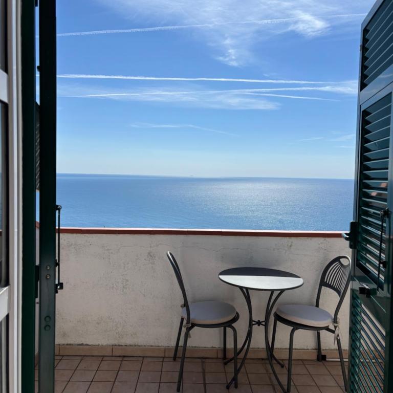 Hotel Rosita - Camera Matrimoniale con Balcone e Vista Mare - 3