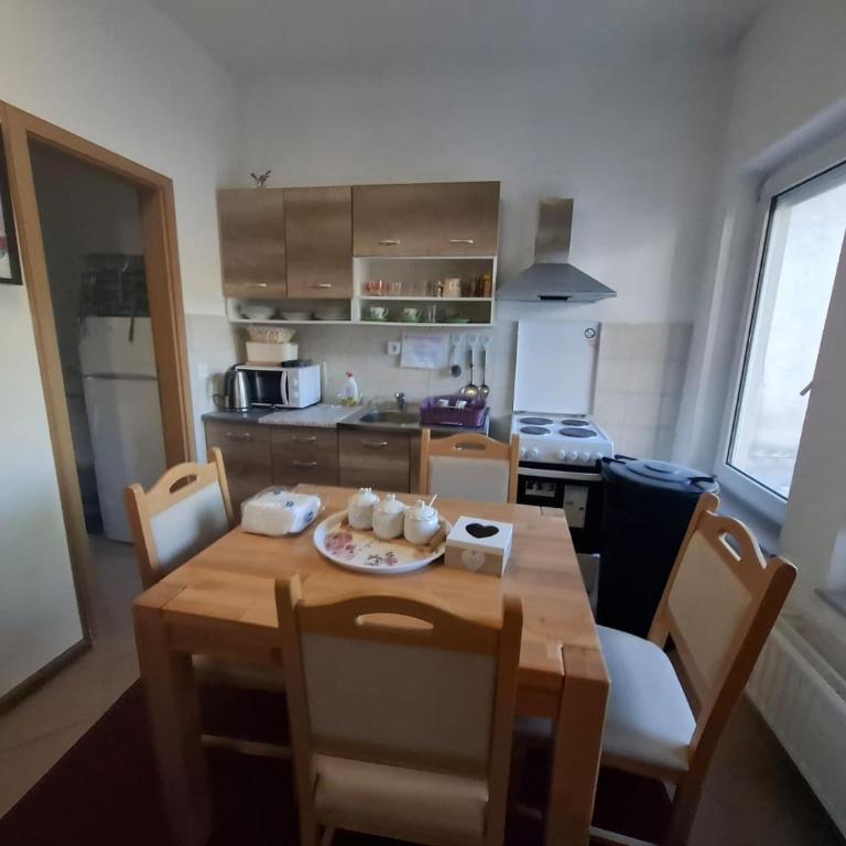 Amina River Apartment - Three-Bedroom Apartment with Lake View - 18