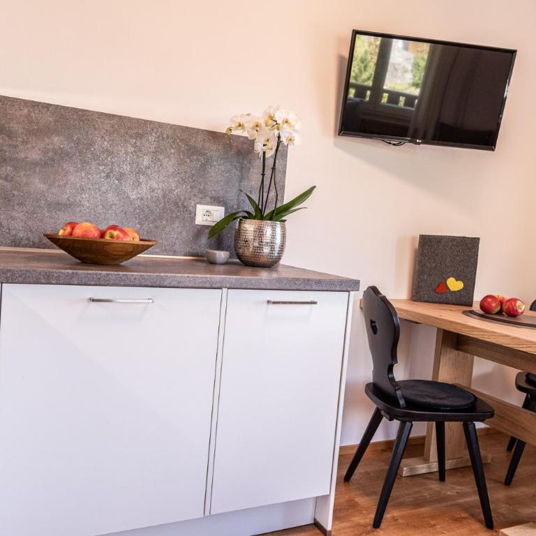Haus Lohengrin Ferienwohnung 1 - Superior One-Bedroom Apartment with Balcony - 3