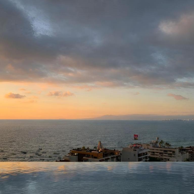 Two-Bedroom Apartment with Panoramic Ocean View and Zona Romantica - Two-Bedroom Apartment - 13