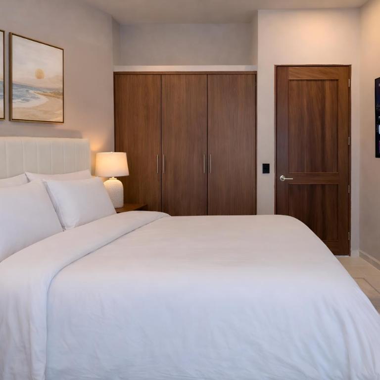 Two-Bedroom Apartment with Panoramic Ocean View and Zona Romantica - Two-Bedroom Apartment - 15